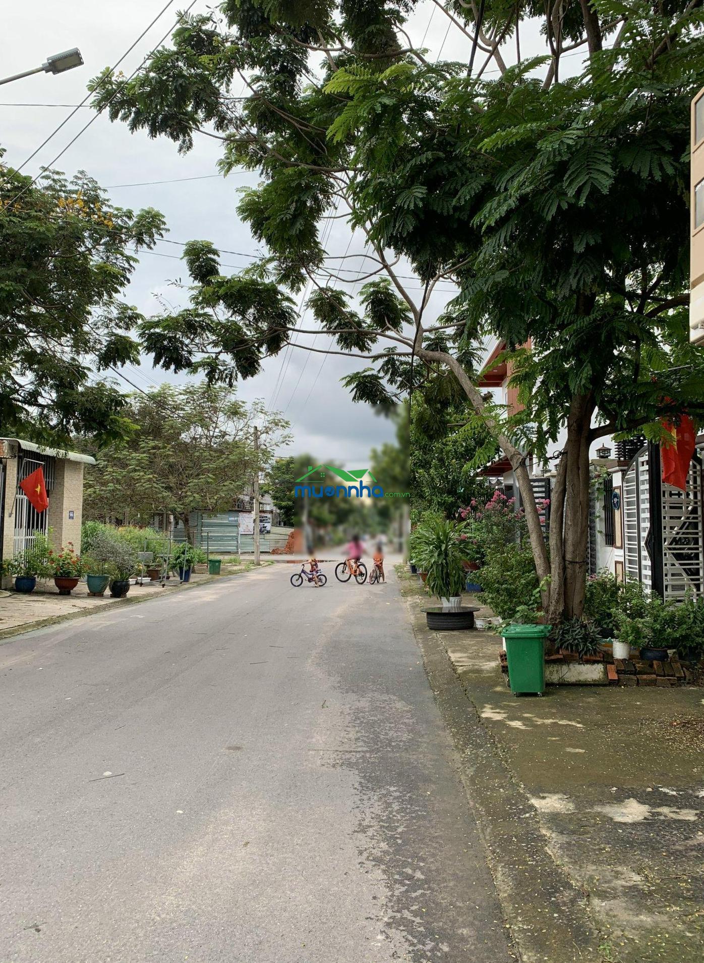 Cần bán lô đất đẹp 203.6m², thổ cư 100% đường nhựa 7m - vỉa hè 3m, khu dân cư yên tĩnh, giá tốt