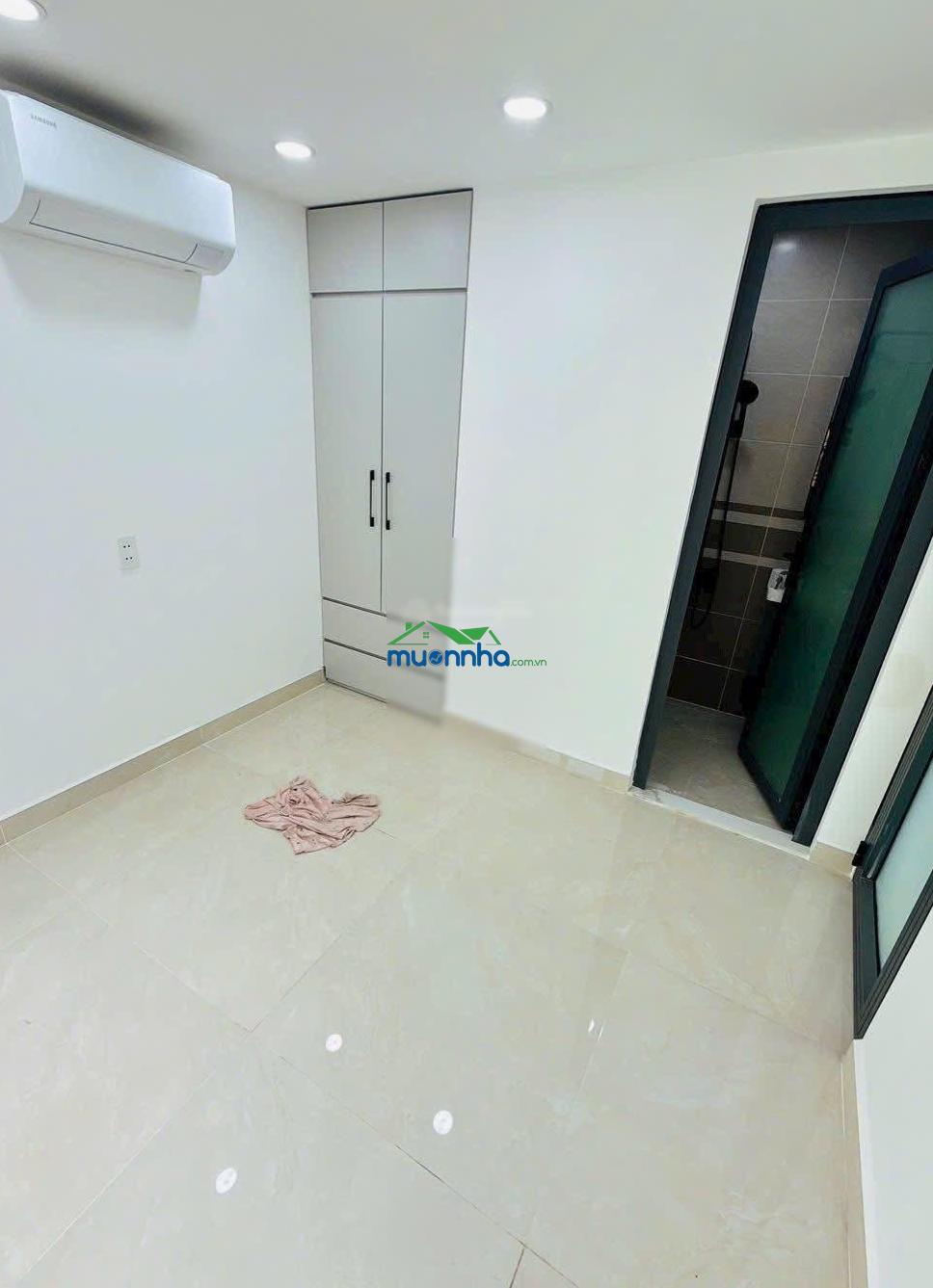 Bán nhà đẹp vào ở ngay trên đường bến vân đồn - 3