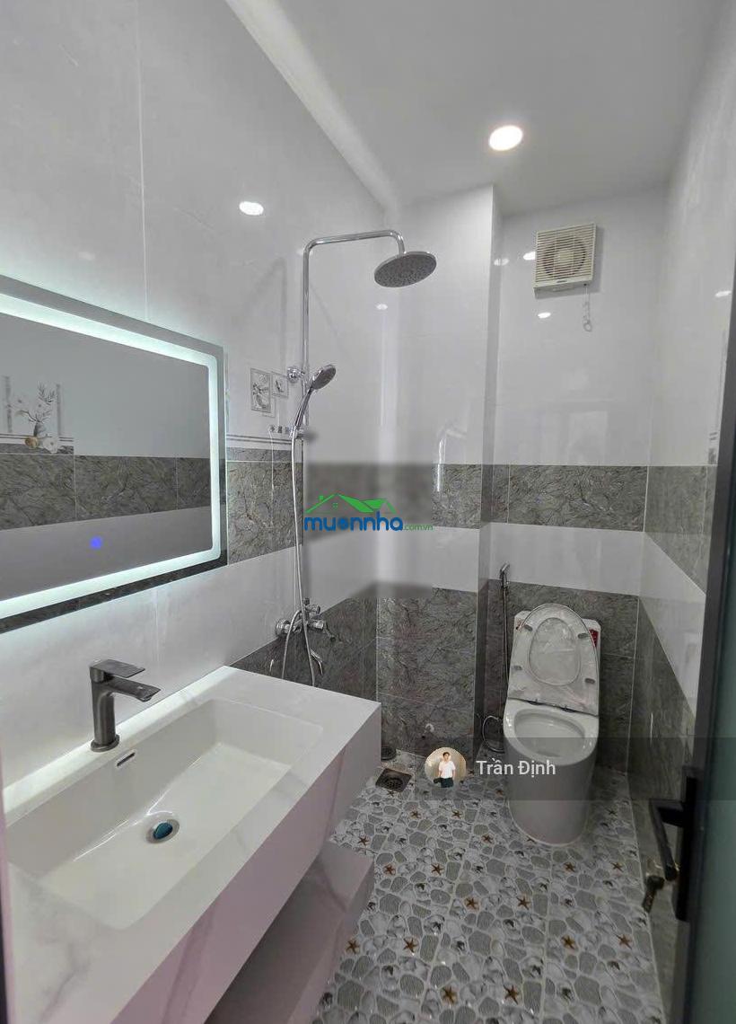 Chính chủ gửi bán nhà 2 mặt tiền mới cứng full nội thất, thang máy - vị trí sát bên q1 - hẻm xe hơi - 2