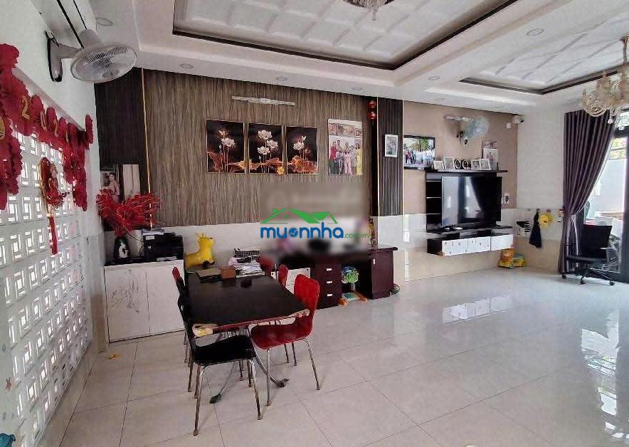 Nhà bè - 3 tầng - đường xe tải 8m - 93m² - gara ô tô - hoàn công đầy đủ - chỉ 5ty9 - 2