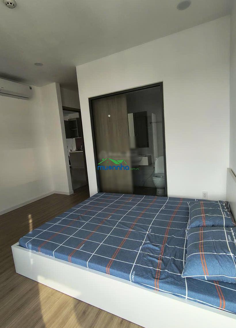 Cho thuê căn hộ 3 phòng ngủ (3 wc + khách + bếp + 2 ban công) - căn góc
