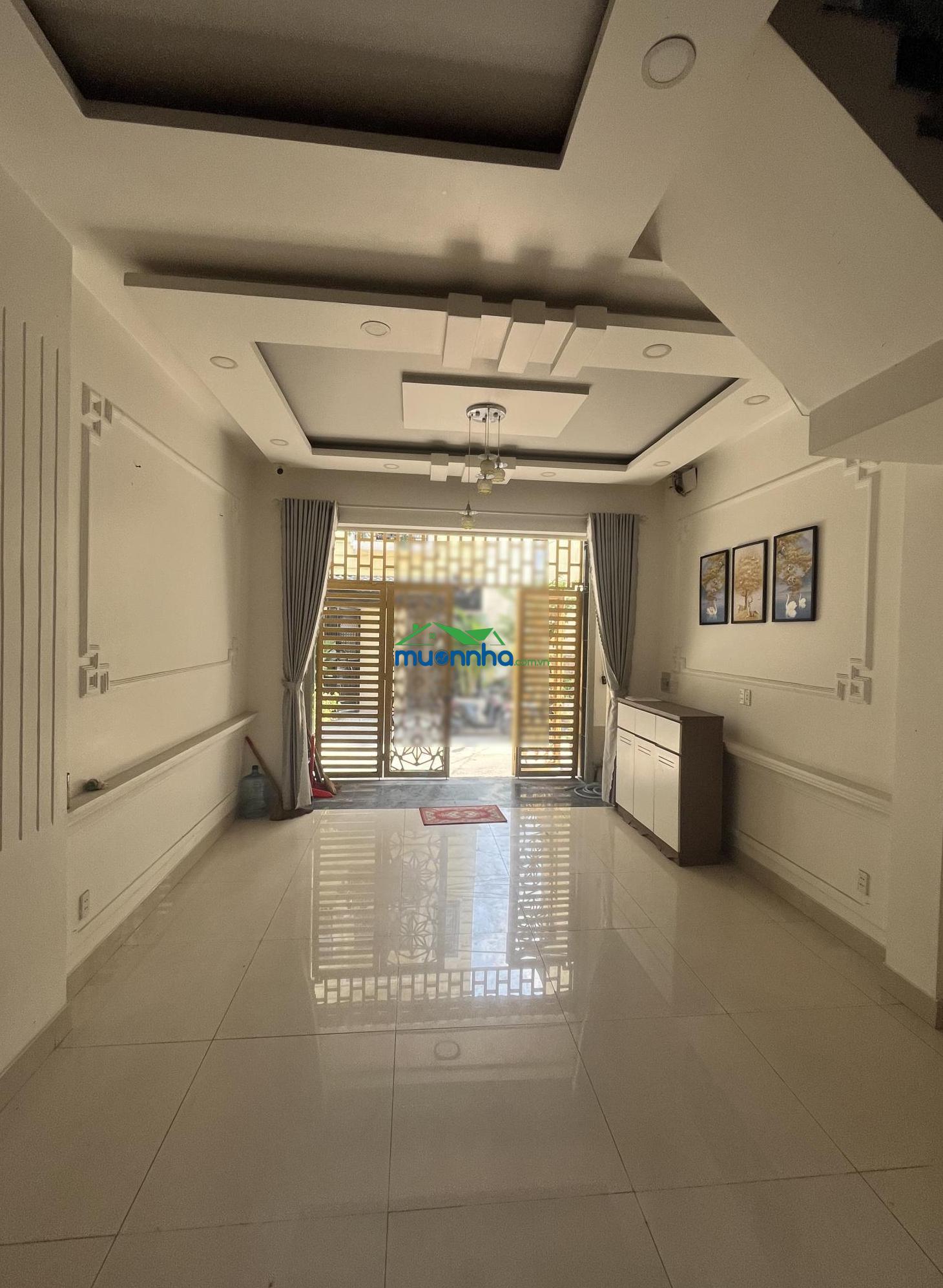 Bán căn nhà giá tham khảo tốt trong khu vực, sát bên cạnh vạn phúc