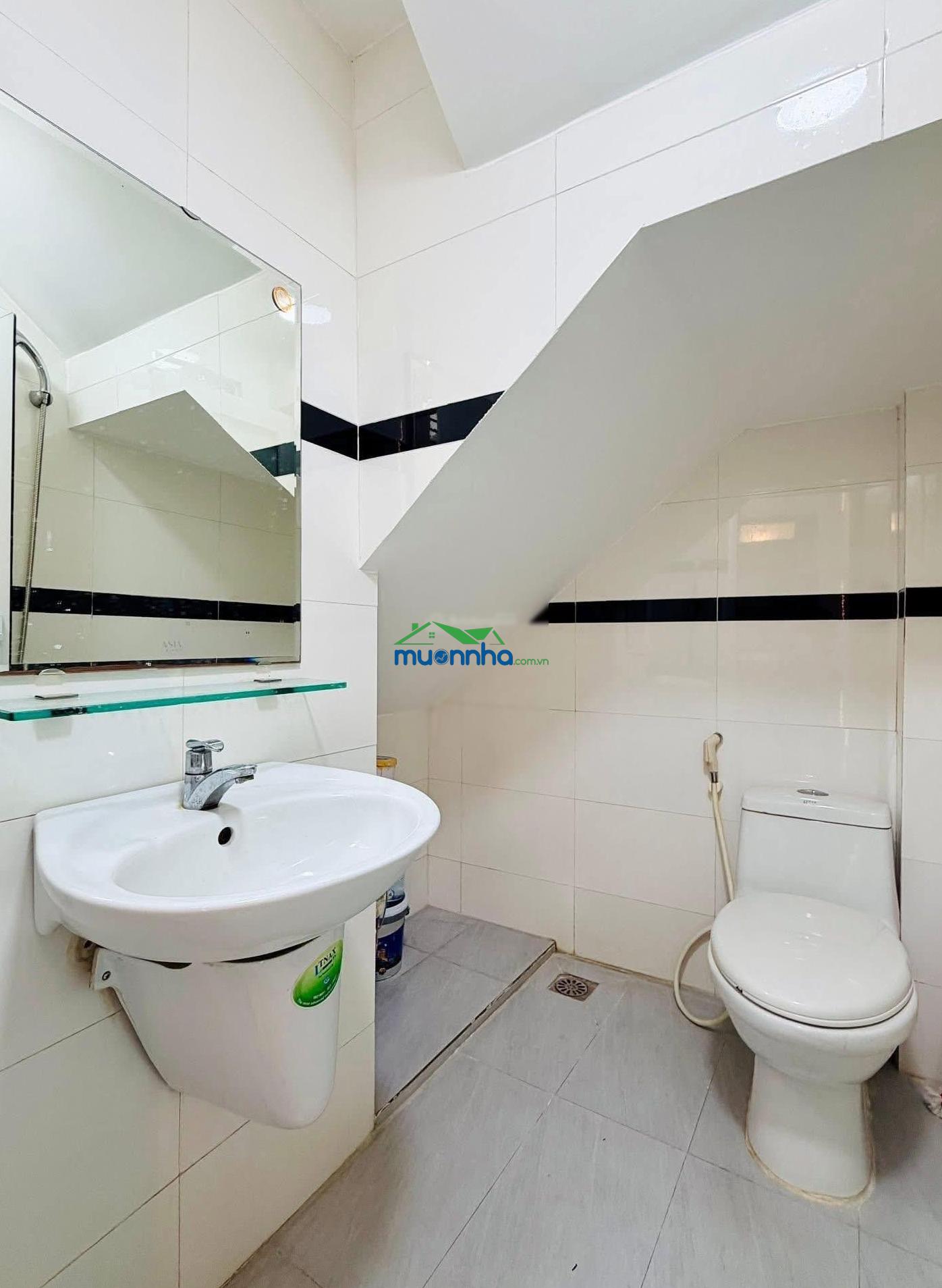 Cô 3 bán nhà nguyễn hữu cầu, q1, giá 6,1 tỷ, dt 70m2, đang thuê 33tr/tháng, gần cv lê văn tám - 2