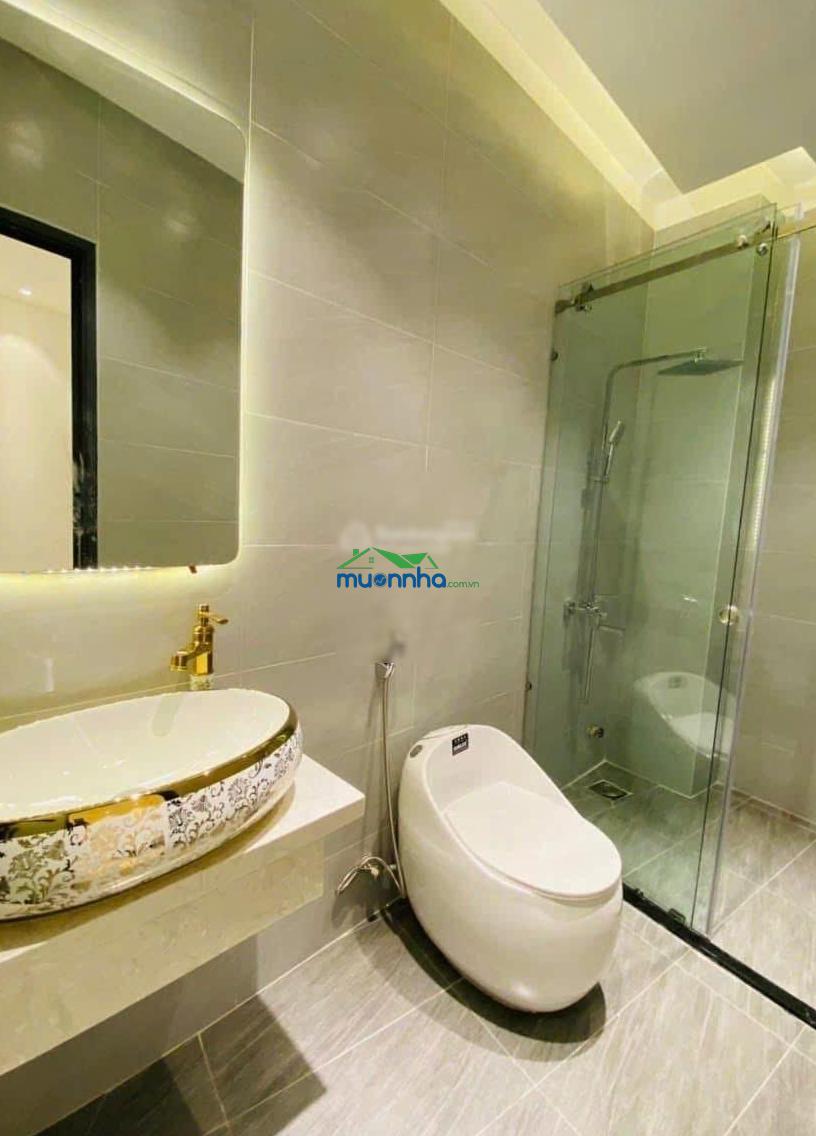 Chủ kẹt tiền cần bán nhà đường tạ quang bửu, quận 8.giá 3tỷ650/60,75m2.sổ sẵn