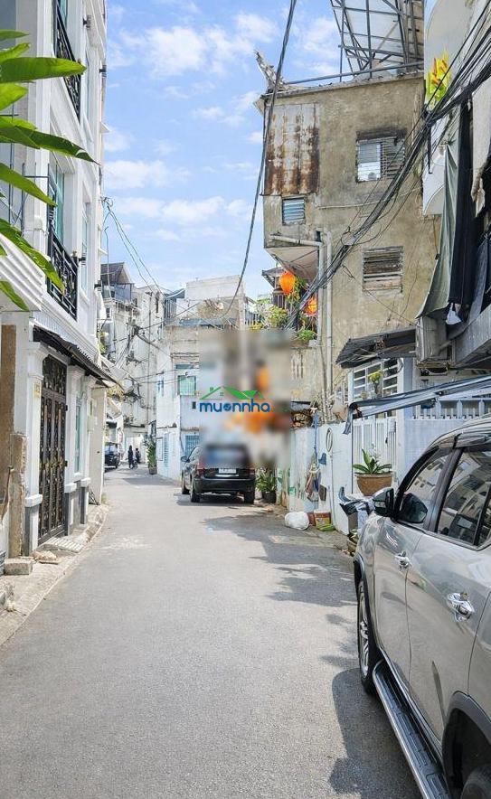 Siêu hiếm khu đường hoa phú nhuận xây 5 tầng chỉ 150tr/m2 đường nhựa oto