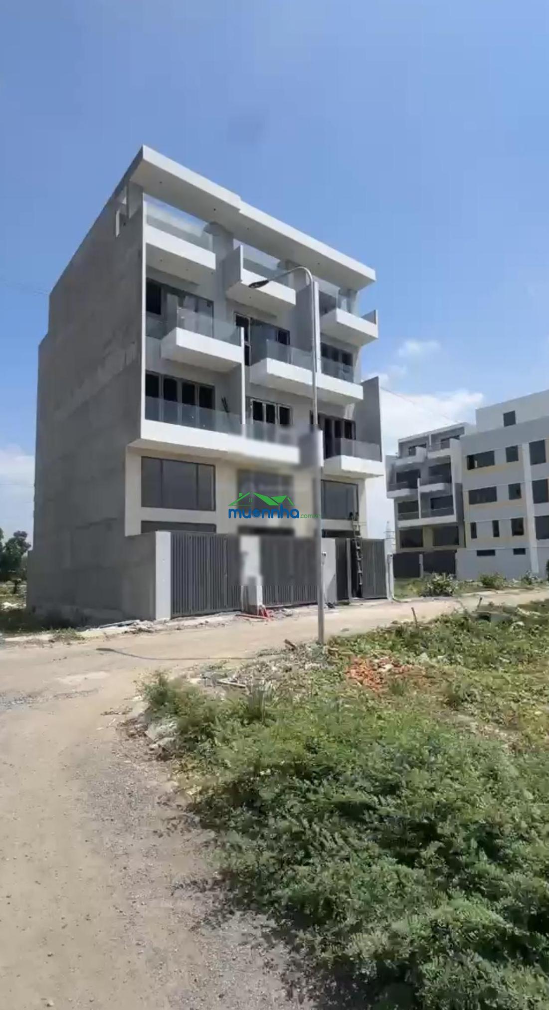 Nhà riêng 1 trệt 4 lầu ngô chí quốc giá 4,7 tỷ sổ hồng hoàn công đủ - 2