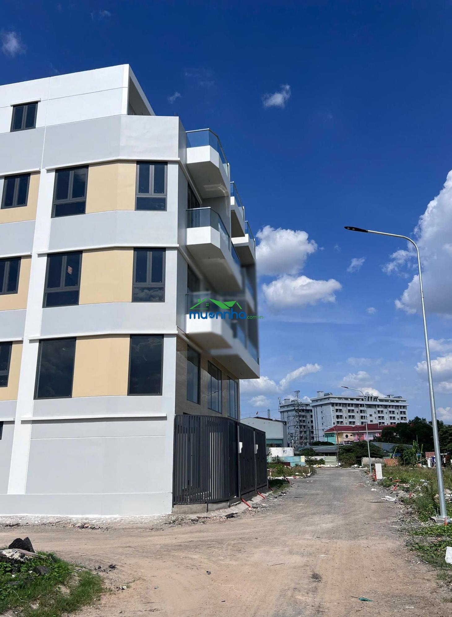 Nhà riêng 1 trệt 4 lầu ngô chí quốc giá 4,7 tỷ sổ hồng hoàn công đủ - 3