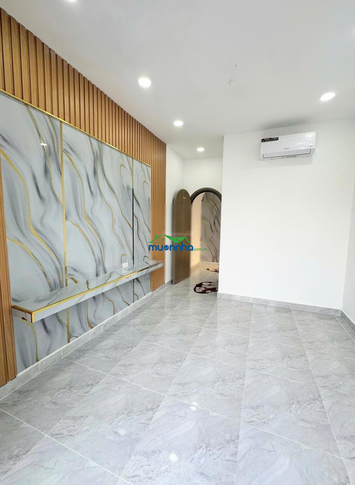 Nhà đẹp 3 tầng ban công không quy hoạch q4 - 2