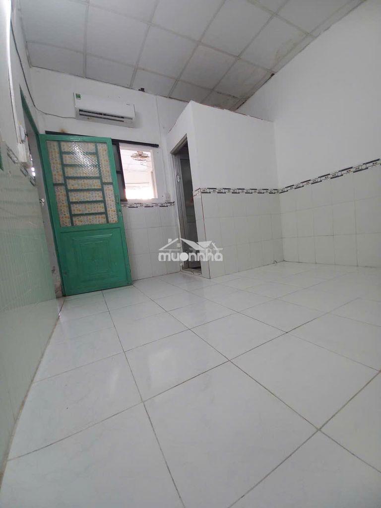 Cho thuê rẻ 2 phòng gần trường tôn đức thắng, chỉ 3,9 triệu