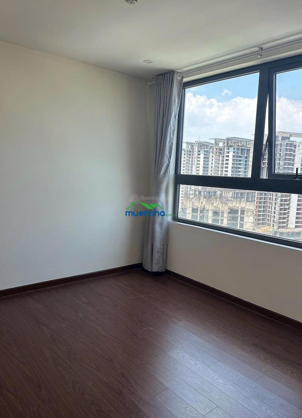 Goldora plaza cho thuê căn 3pn rộng đẹp sẵn máy lạnh giá mềm chỉ 12 triệu/tháng