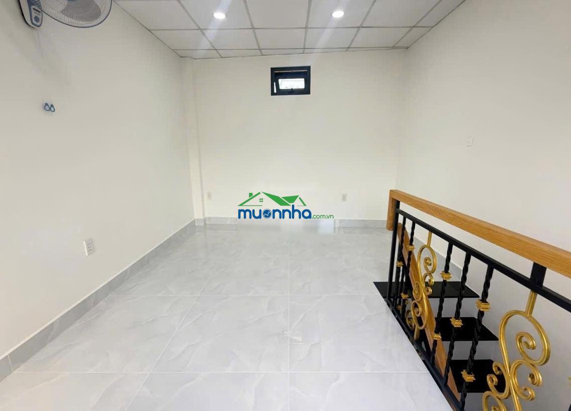 Bán nhà 1 trệt 1 lầu - hẻm 207 đường lê văn việt - hiệp phú - Ảnh 2