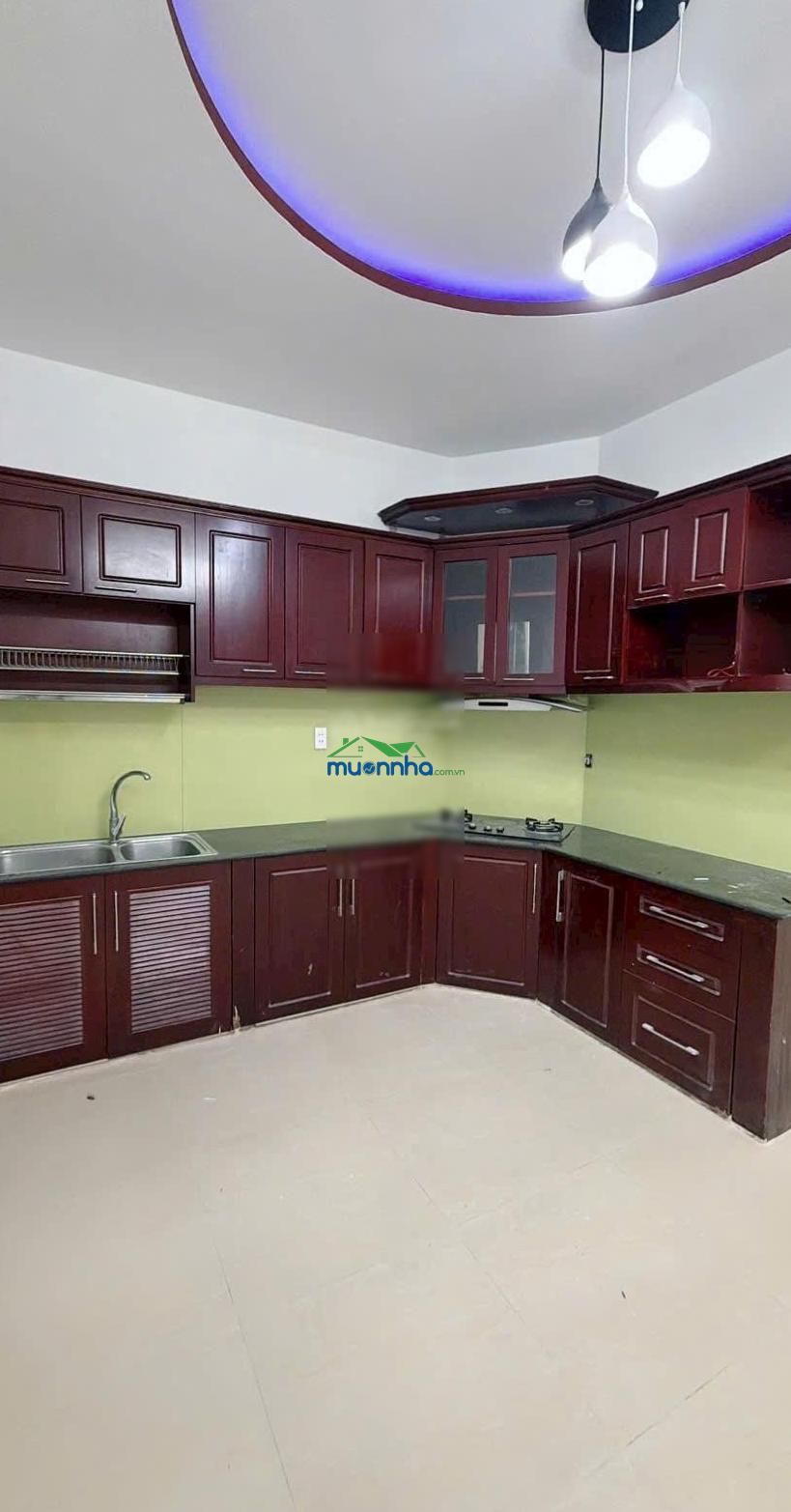 Ngay chợ phú bình quận 11 nhà khu phân lô đường thông thoáng dt 4mx12m