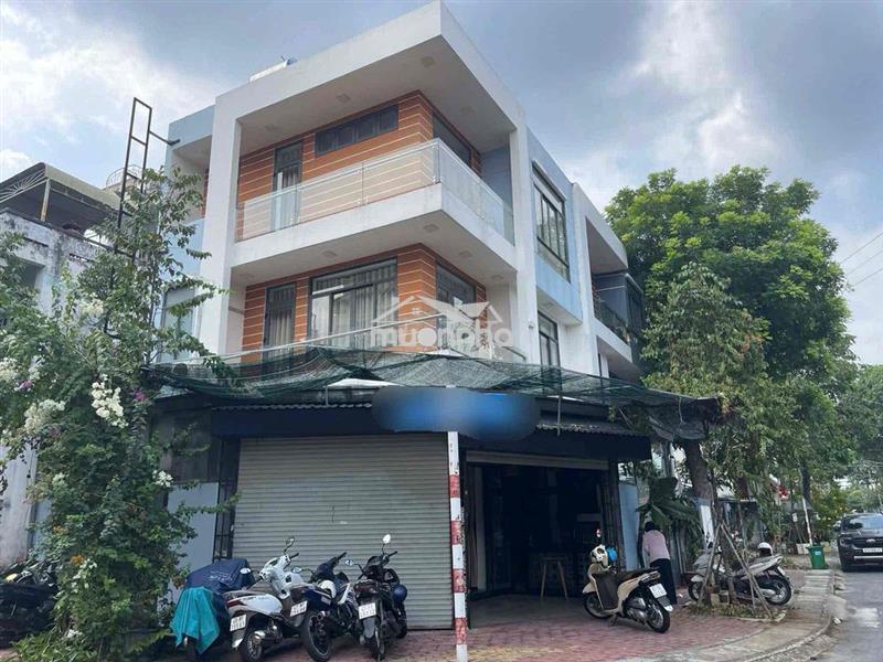 Nhà hiệp thành căn góc 1 trệt 2 lầu 4pn 3wc sẵn 3 máy lạnh