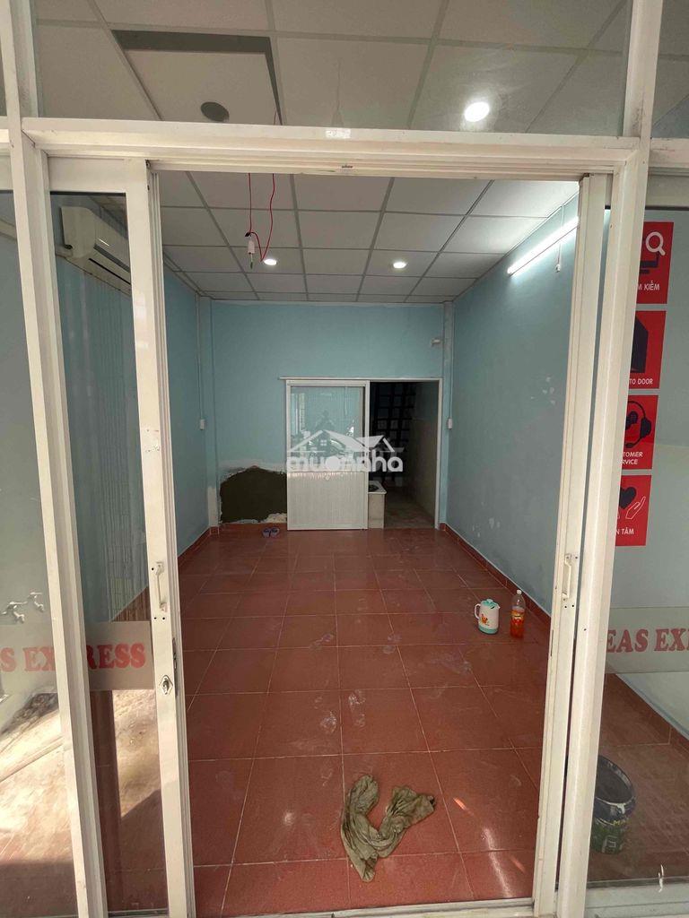 Cho thuê nhà gần khu k300 3,5x10 hẻm xe tải 1 trệt 1 lầu 2 máy lạnh