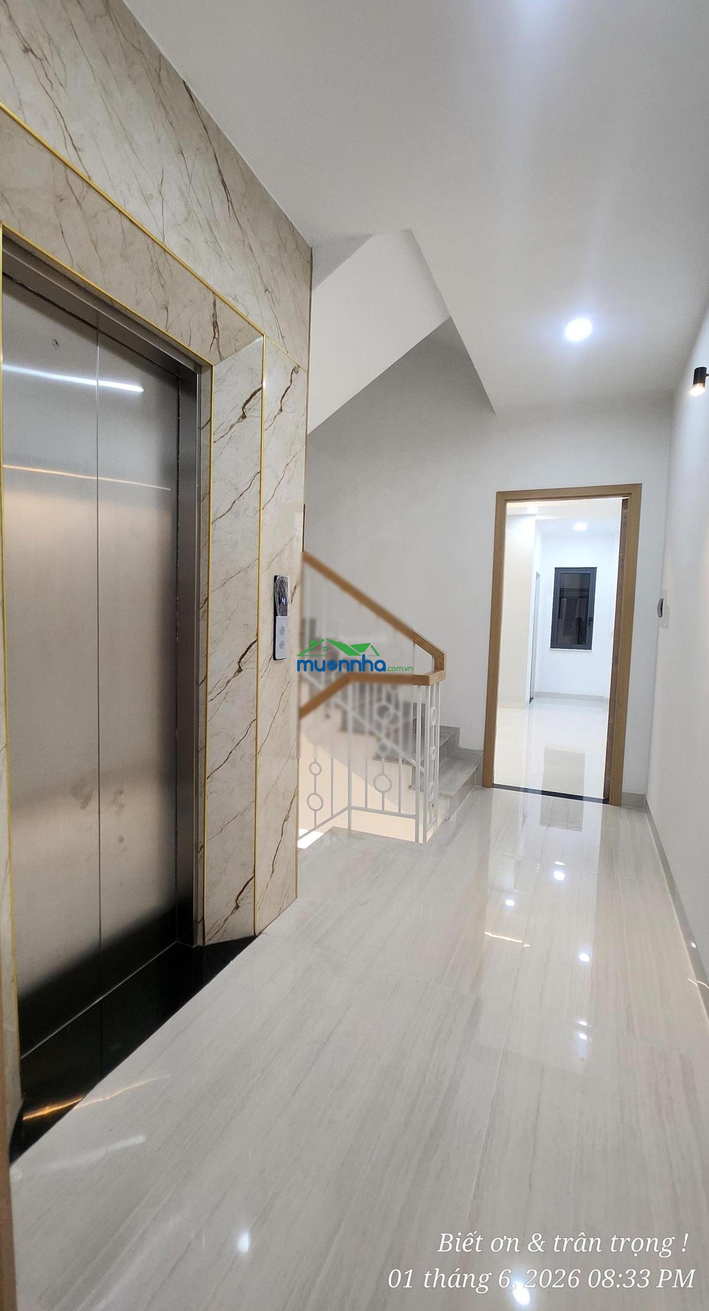 5 tầng thang máy - 72m² - xe hơi khu đô thị đẹp.