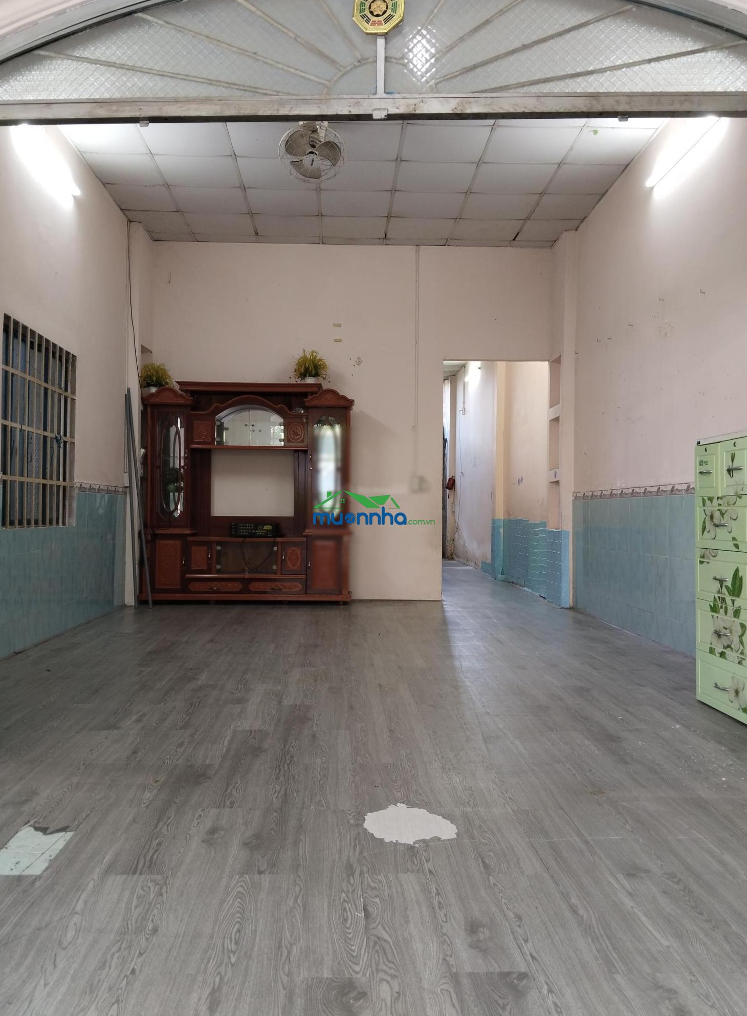 Nhà 100m2 (73m2 thổ cư) ôtô đậu sân - giá 2.35 tỷ tại thuận giao gần aeon, ql13, vsip1