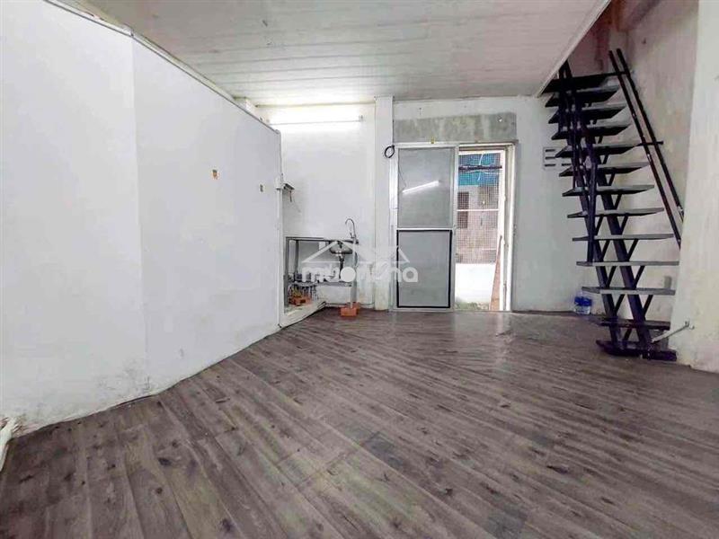 Cho thuê nhà nguyên căn 1 trệt 1 lầu ngay ngã tư phú nhuận giáp quận 1