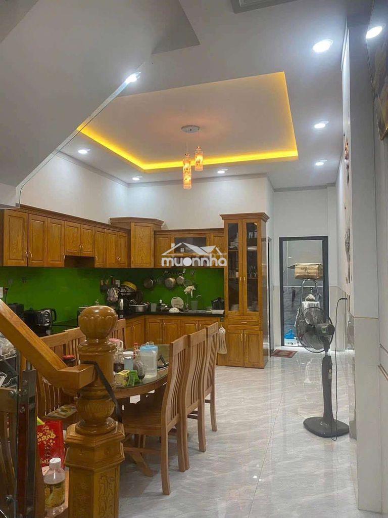 Bán nhà 1 trệt 1 lầu ngay ngã ba ông xã, 90m2, 900tr, sổ hồng riêng