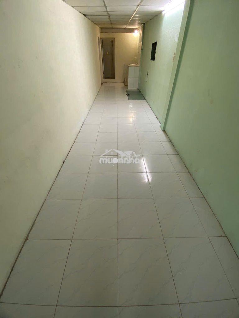 Cho thuê mặt bằng rộng 70m2, có phòng ngủ riêng trên gác