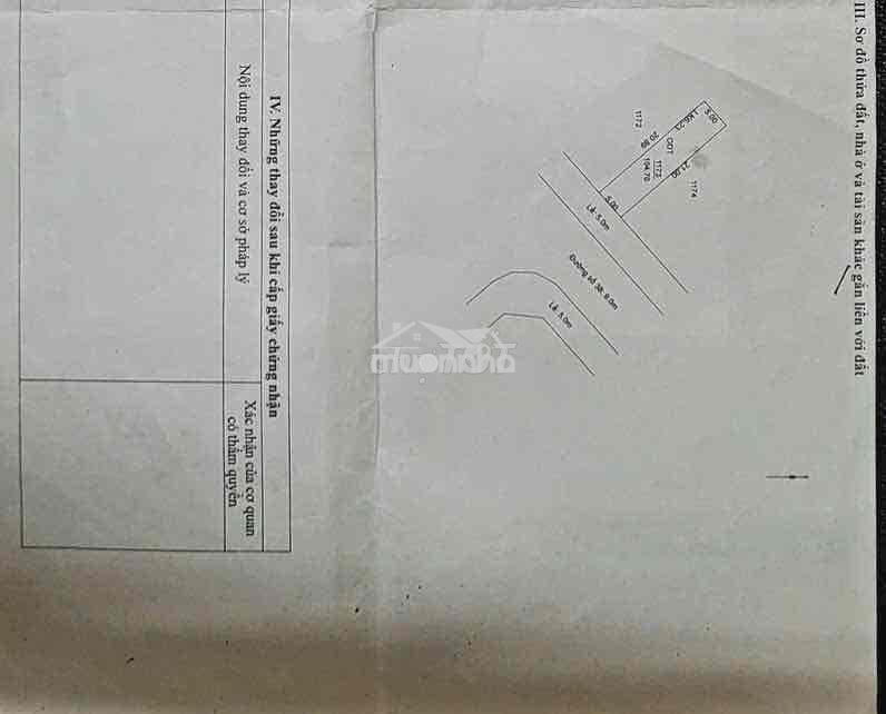 Nền đối diện bệnh viện nhi