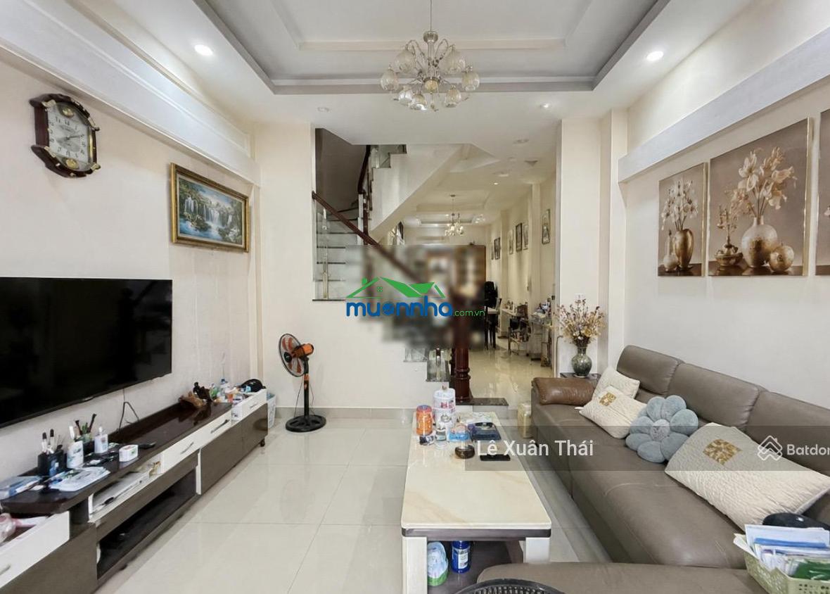 Quyết tâm ra mt, anh chủ bán căn nhà 5t 56m2 thái phiên q11, ngang 4m. giá 9.5 tỷ