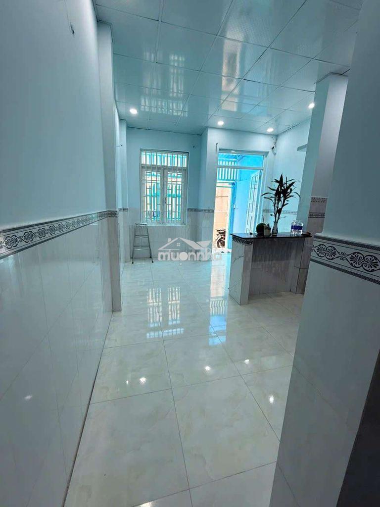 Cho thuê nhà nguyên căn hẻm 1979 htp dt 4m x 17m giá 5,5tr/tháng