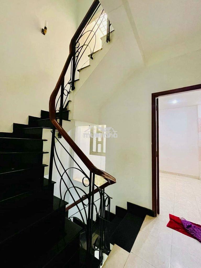 Nhà vip khu ẩm thực phan xích long - 4