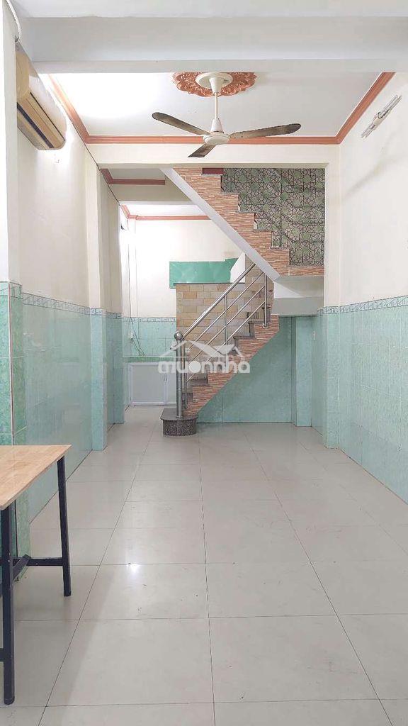 Cho thuê nhà 2 lầu 4 p . p . 15 q. 8 - 4