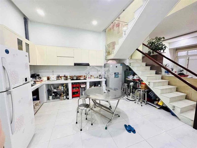 Nhà 1 trệt 1 lầu 2pn 3wc 4,5x14m hẻm xe hơi 1135 huỳnh tấn phát