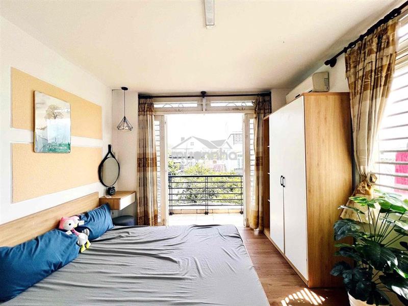 Căn hộ studio ban công cây xanh - vlu