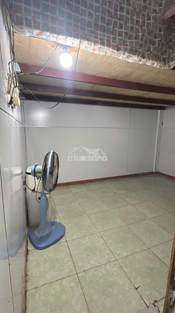 Phòng máy lạnh  có gác bình thạnh giờ tự do - 4