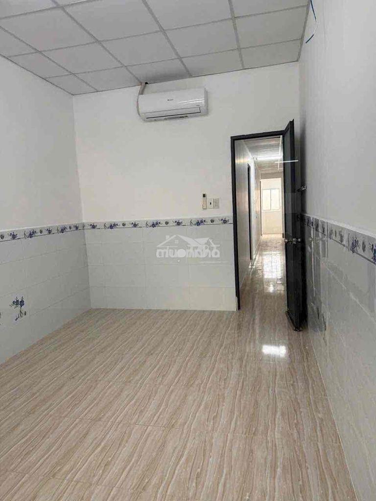 Cho thuê nhà trệt lầu 3,5x16m 3phòng sẵn 3 máy lạnh gần chợ an hoà - 2
