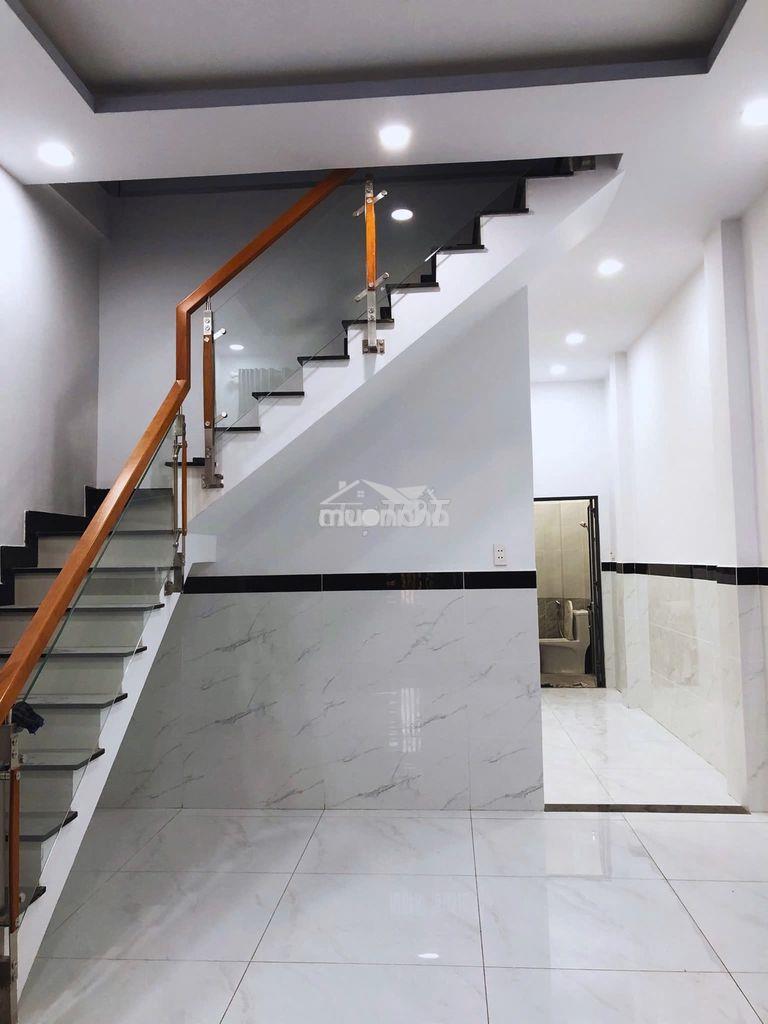 Chủ cho thuê nhà mới dt:50m2 giá 10tr/thg lầu hbc,tđ