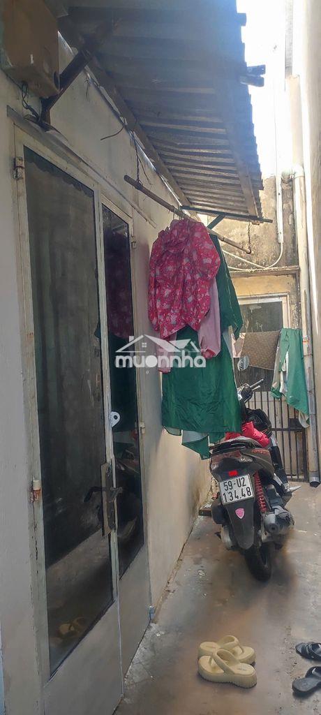 Nhà bán 450 triệu gần chợ bà điểm