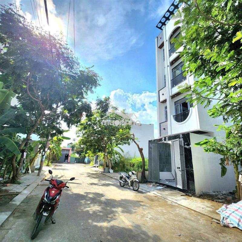Chính chủ bán nhà 5 tầng có sân đậu ô tô quận 9