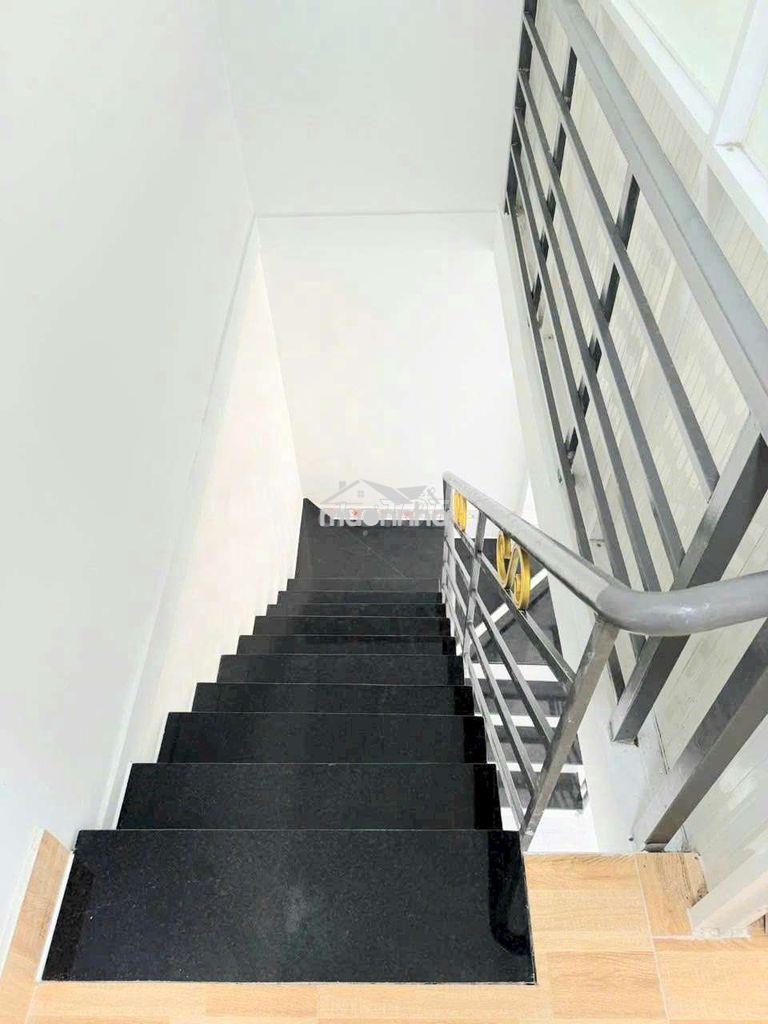 Bán nhà 6d   dt: 4*12m 1 lầu 3pn đường 4m 2w - 3