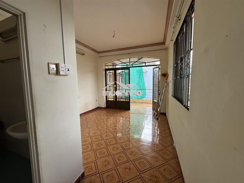 Phòng trọ 30m2 sát big c tô hiến thành có ban công, wc riêng