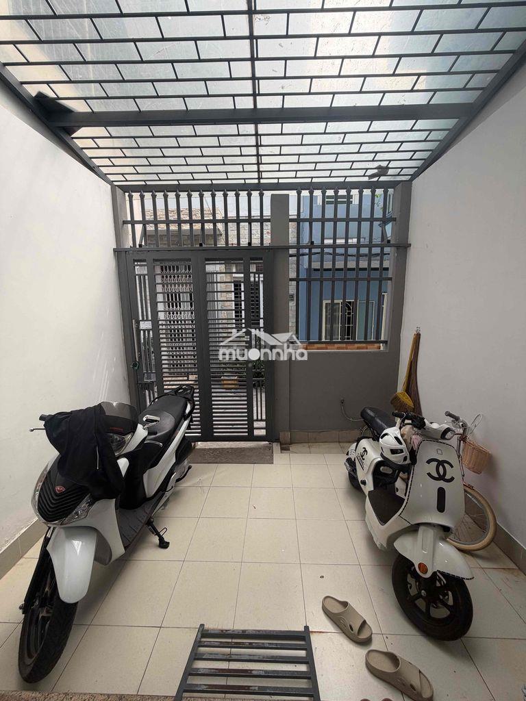 5 tầng đúc btct mái btct sổ hồng hoàn công 150mv dt 47mv đất 3,6 x 12 - 4