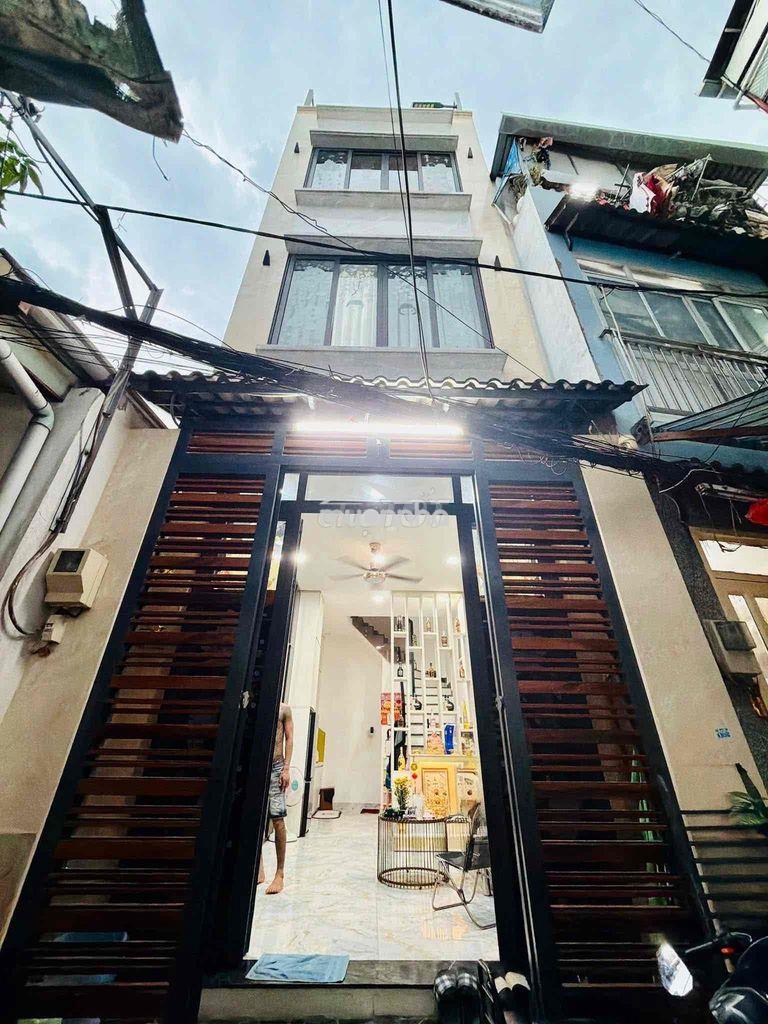 Nhà mới 100% tôn đản, quận 4 htn 3,5 4 tầng 29m2 chỉ 4,85 tỷ tlcc