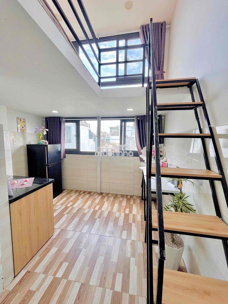 Duplex gác cao cửa sổ thoáng mát-ngay cầu chữ y