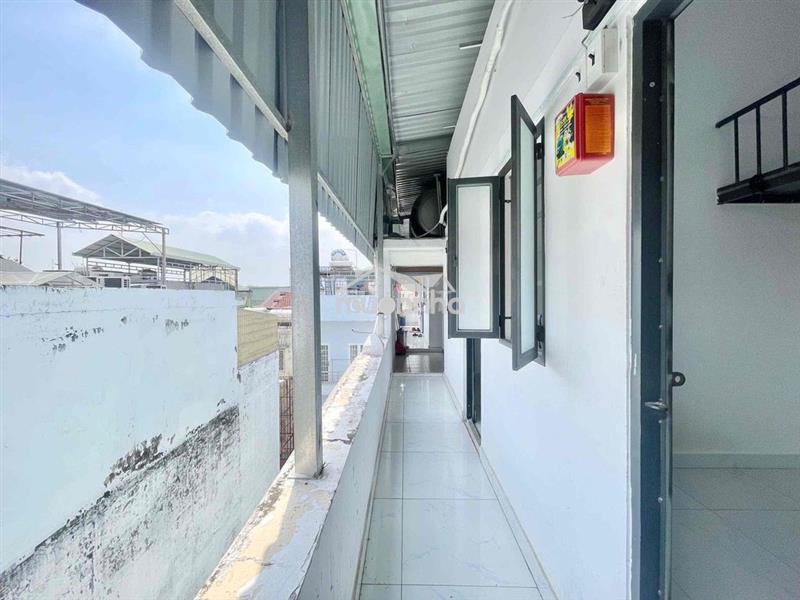Trống sẵn 1p gác cao, bancol siêu thoáng đối diện trường iuh