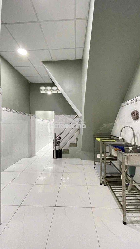 Quận 5,sát m tiền ,30m2-2tầng— hẻm thông-giá chỉ 4ty9 tl