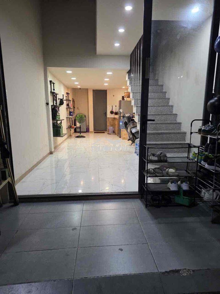 Quận 1 - phòng nhà nguyên căn