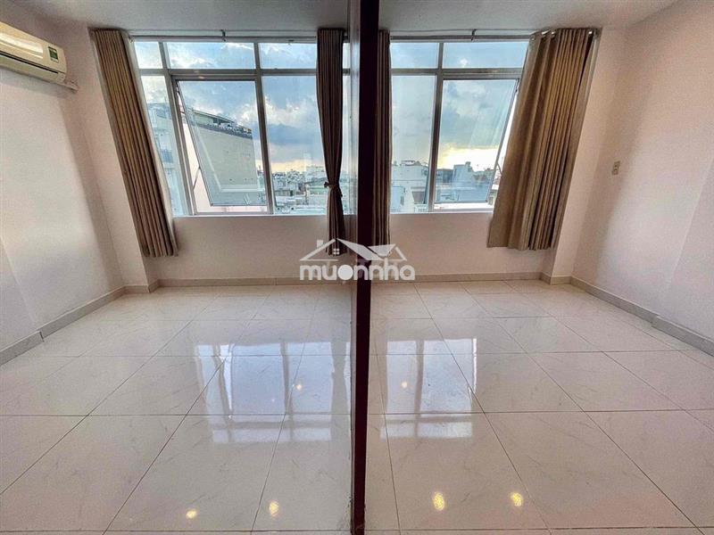 Cho thuê phòng cửa sổ trời to, rộng 40m2 gần công viên làng hoa