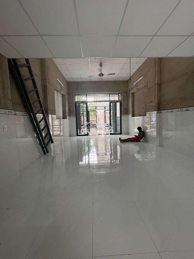 Nhà thuê gần chợ cây me  bà điểm - 2