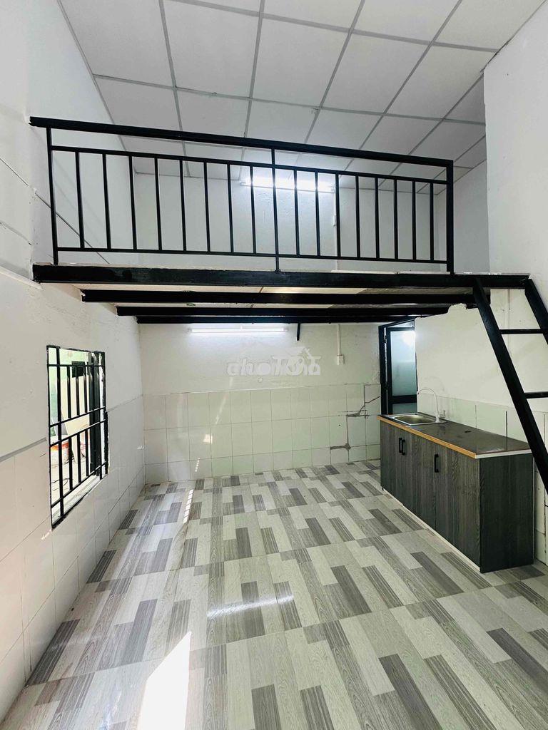 Phòng mới xây 100% _ có máy lạnh _ gần đh ntt
