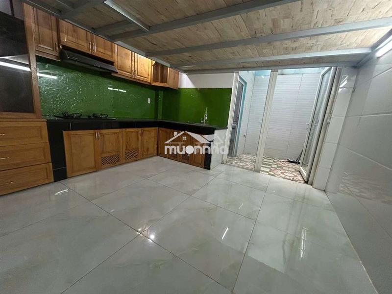 Chdv trệt máy lạnh  gần ngã tư bốn xã, tô hiệu,gác, sân sau giếng trời