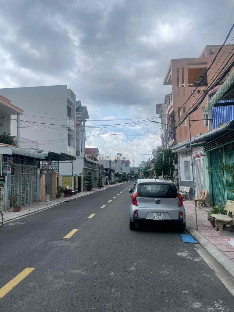 Nhà 300m2 hẻm ô tô đường trần quang diệu