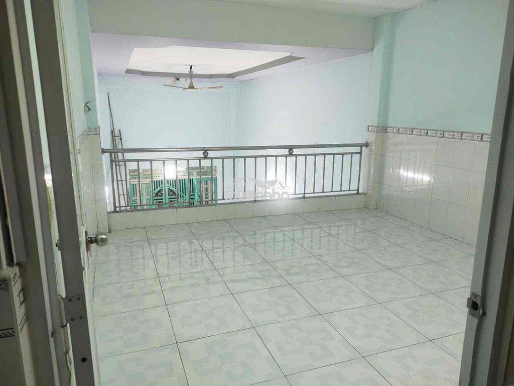Cho thuê nhà 5tr/ tháng. dt: 4m x 20m lầu 3pn (2 kín 1 mở) 2wc. 👉 đư - 3