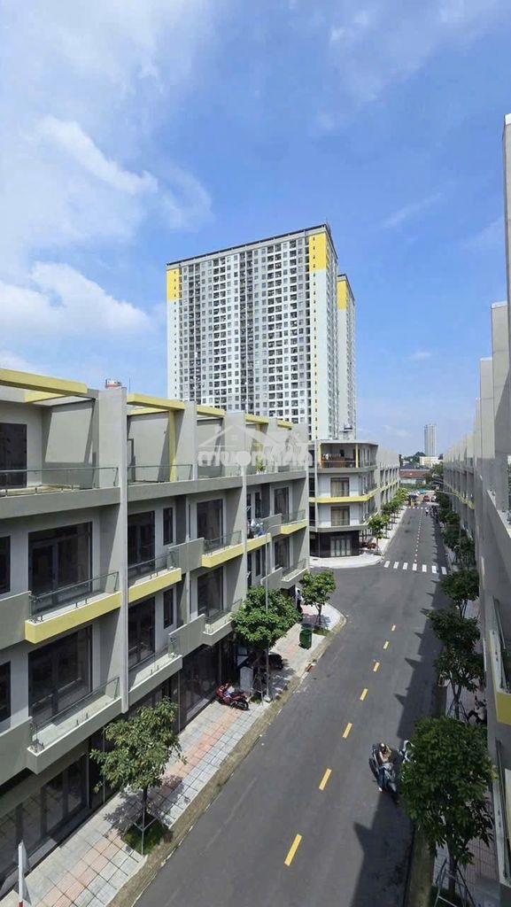 Còn *** 2 căn nhà phố bcons uni valley - 3